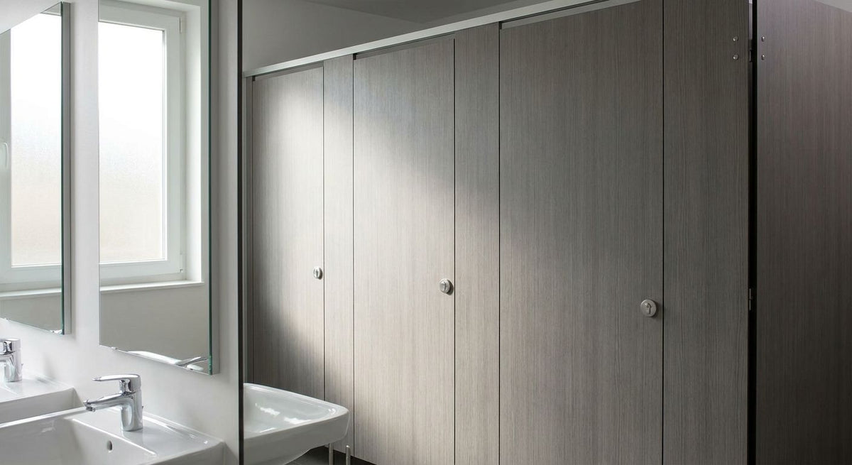 Panneau HPL pour cloisons de sanitaires collectifs