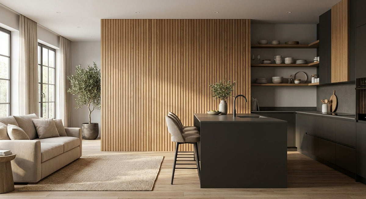 Panneau mural bois pour cuisine ouverte sur salon
