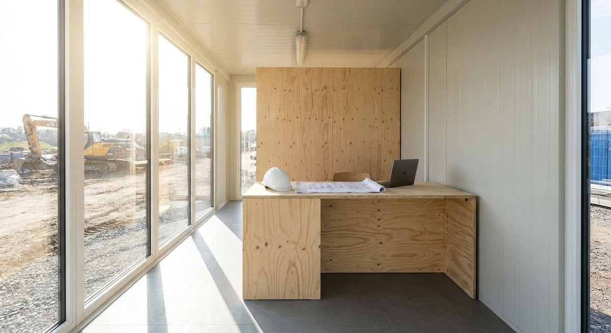 Panneau bois pour aménagement de bureau mobile de chantier