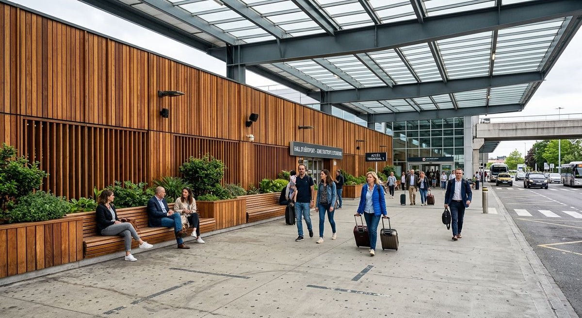 Panneau bois extérieur pour hall d'aéroport et zone d'attente